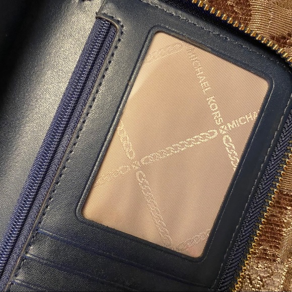 Michael Kors Jet Set wallet - Picture 6 of 10